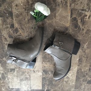 Unisa Ankle Booties